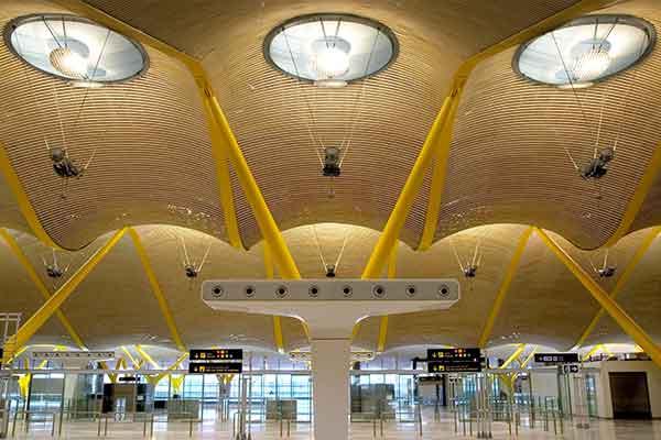 FCC Industrial alumbrado público Aeropuerto Internacional Madrid