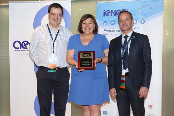 Nuria Gallego, technical director of FCC Industrial, receives the  Best Energy Engineer  award granted by AEE Spain Chapter