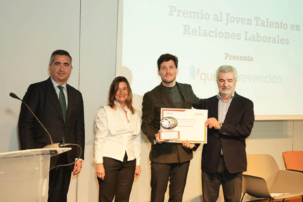 Sergio Peña, director de Recursos Humanos de FCC Industrial, premiado en los Premios Nacionales ADiReLab