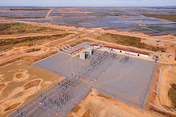 contrato de construcción de 263 MW de instalaciones solares en España